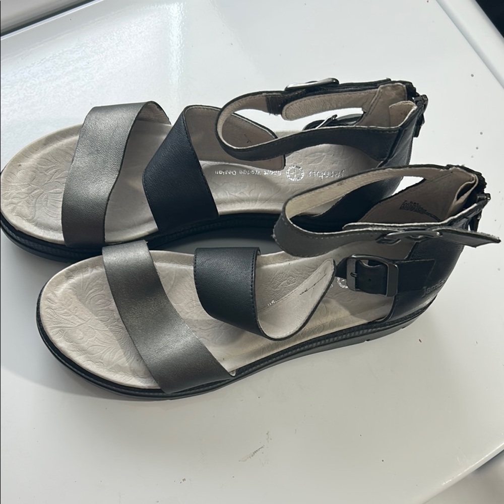 Women's Black and Gray Sandals